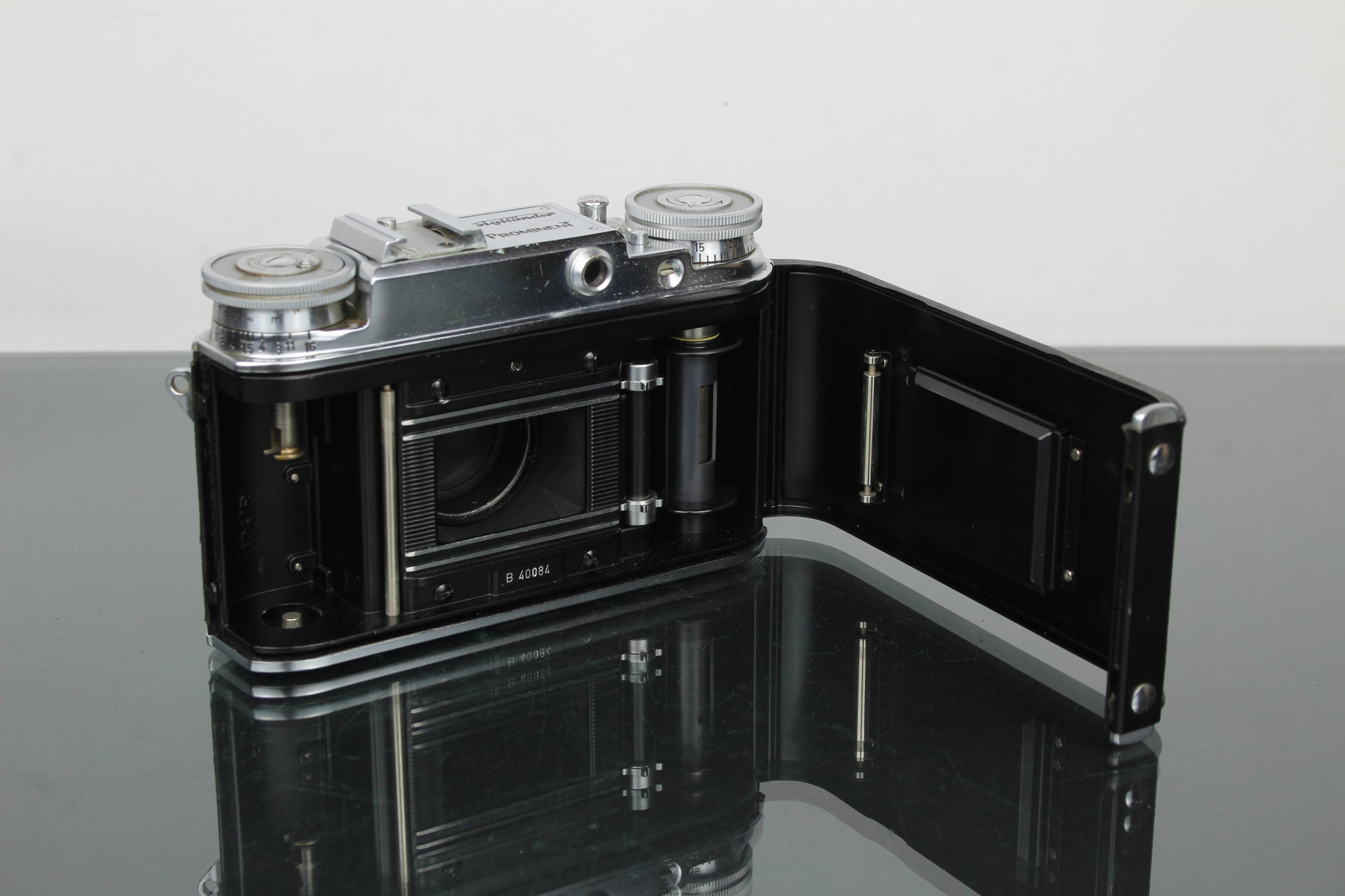 Voigtlander Prominent + 50mm f/1.5 Nokton lens