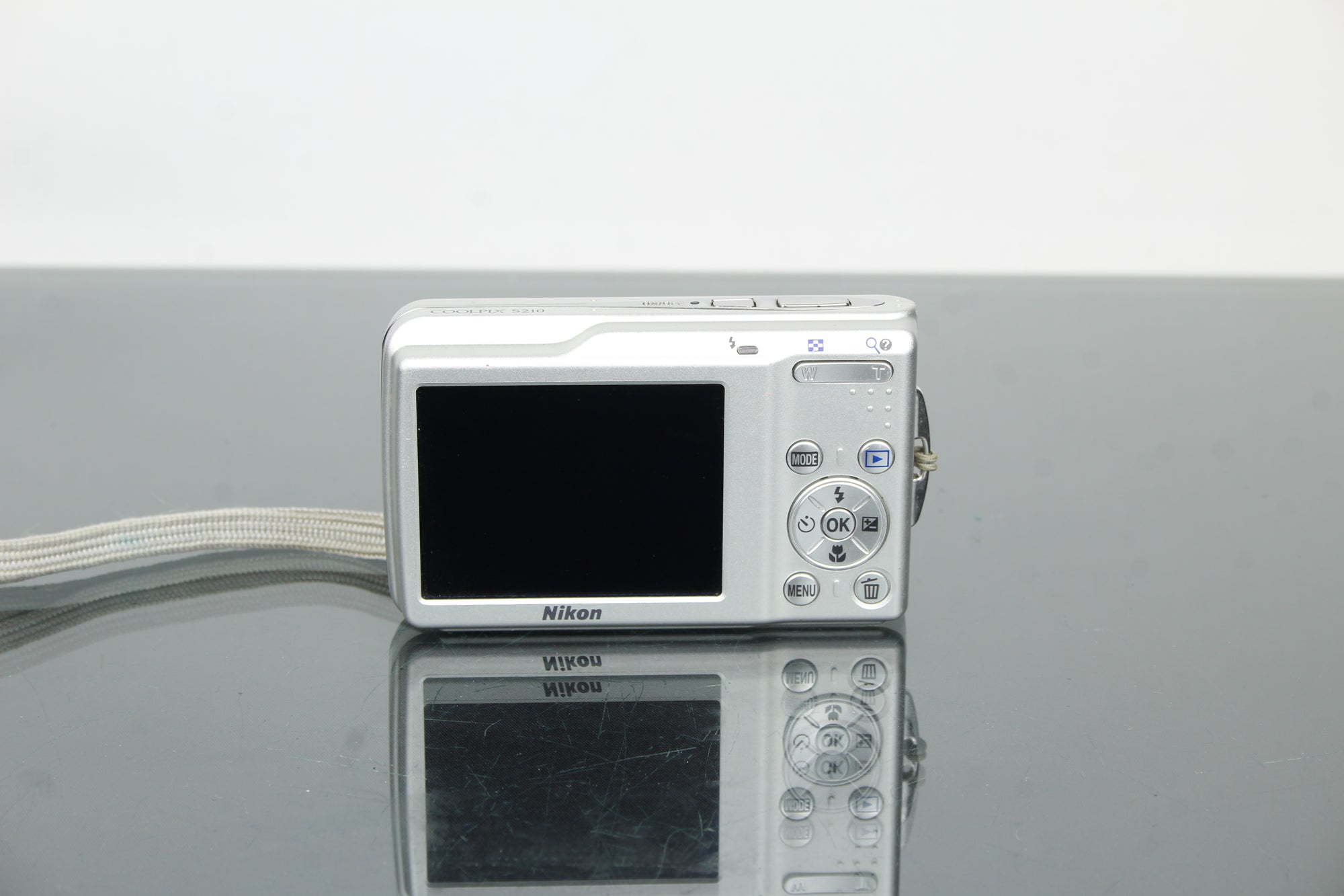 Nikon Coolpix S210