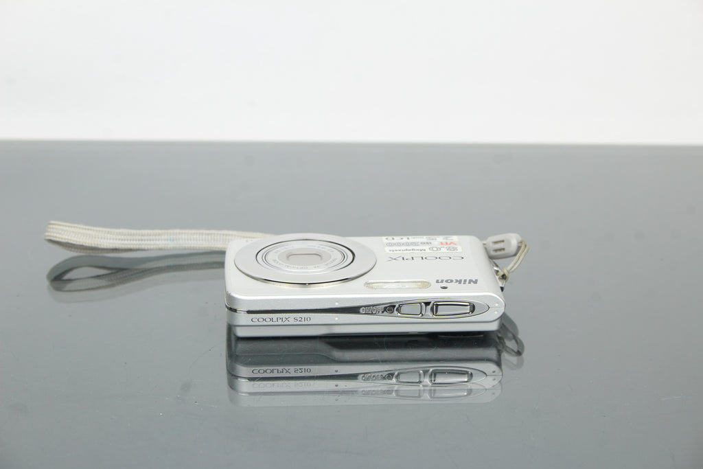 Nikon Coolpix S210