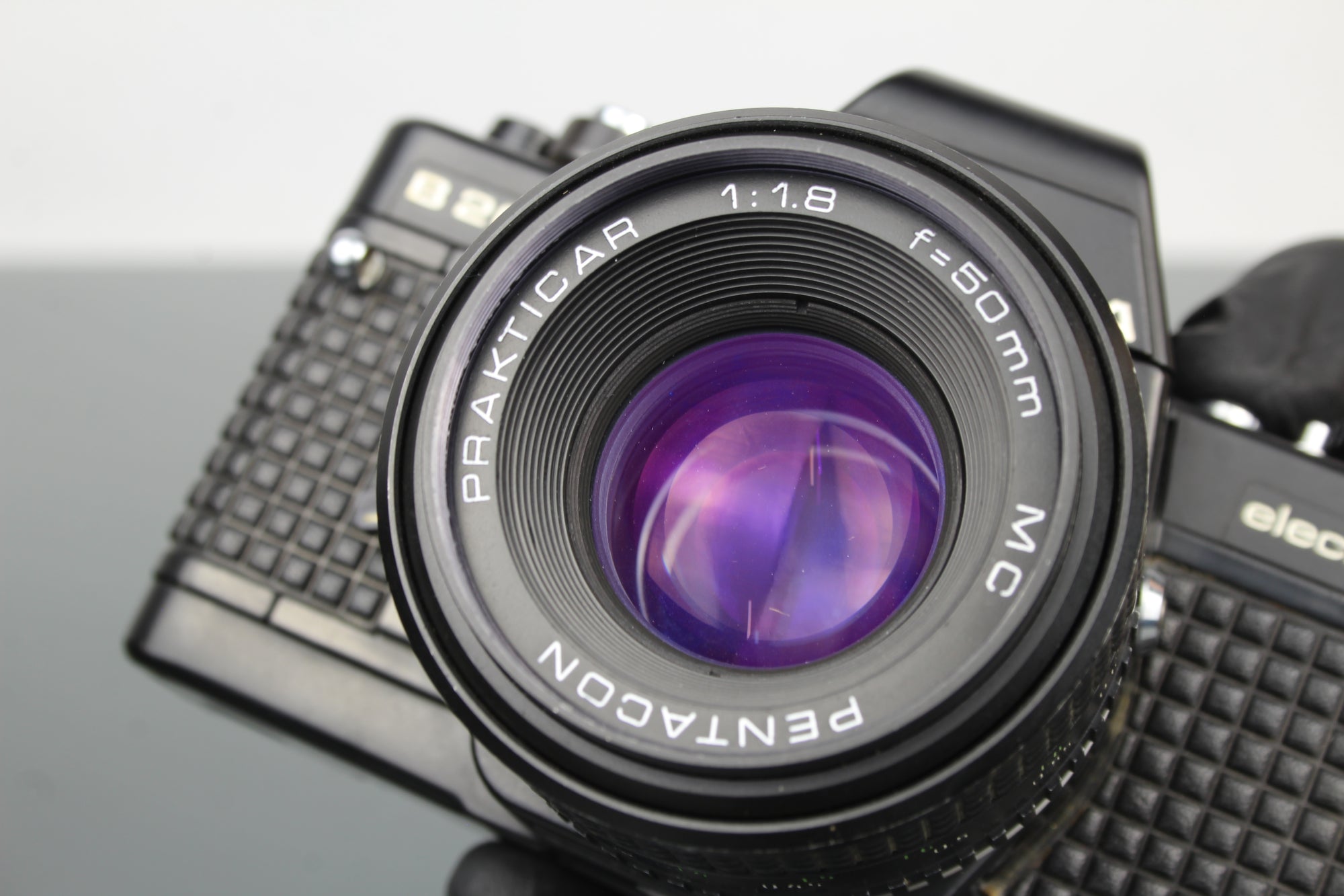 Praktica B200 electronic + Prakticar 50mm 1.8 lens