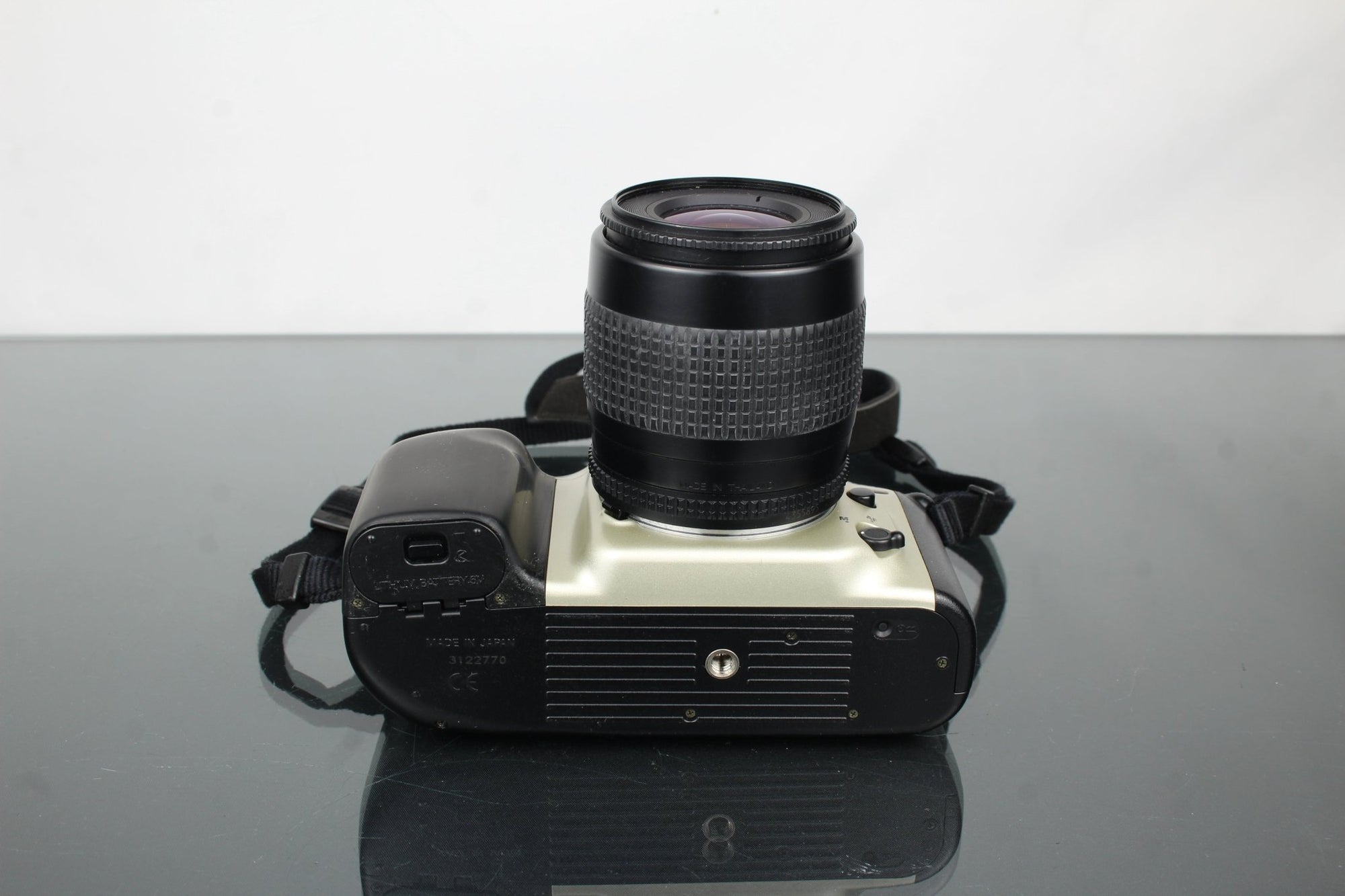 Nikon F50 + Nikon 35 - 80mm 1:4 - 5.6 lens - Dutch|Thrift