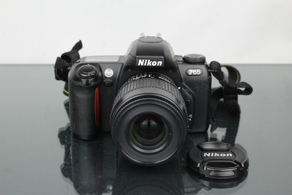 Nikon F65 + Nikon 35 - 80mm 1:4 - 5.6 lens - Dutch|Thrift