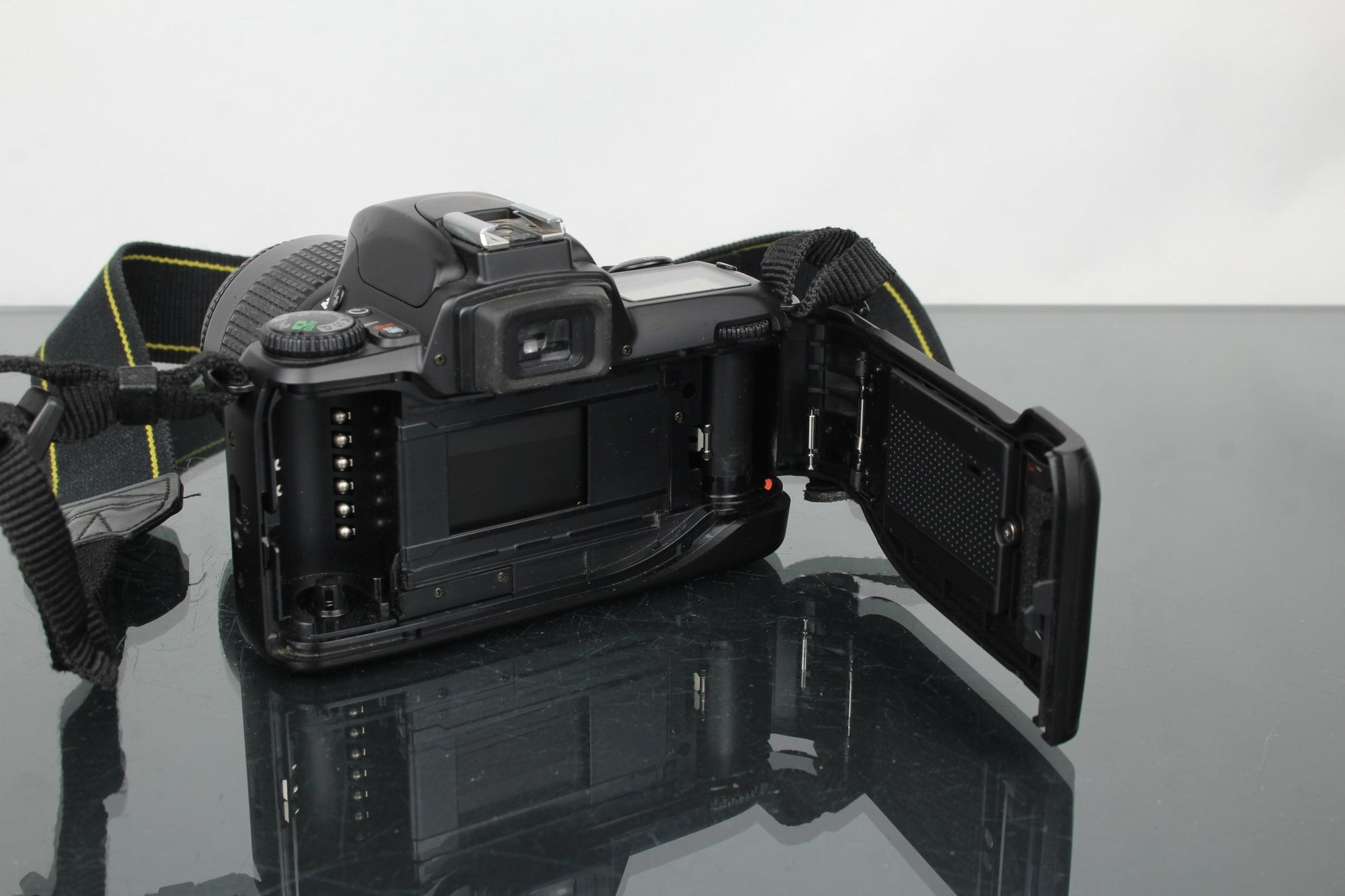 Nikon F65 + Nikon 35 - 80mm 1:4 - 5.6 lens - Dutch|Thrift