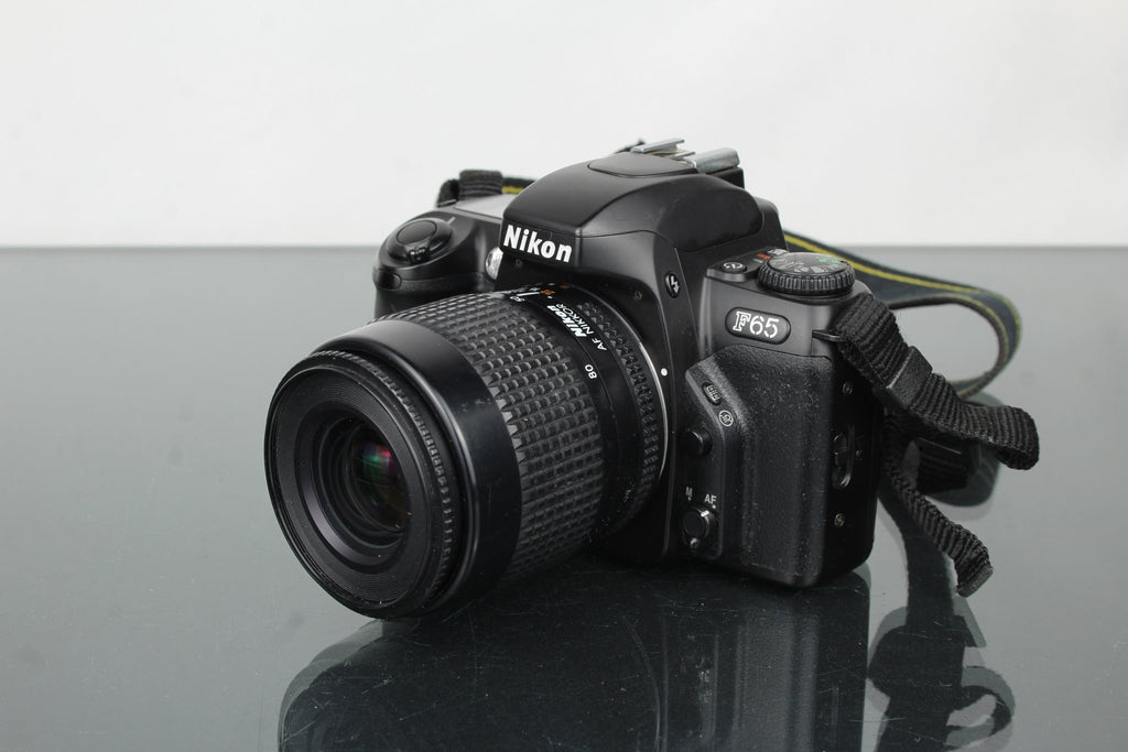 Nikon F65 + Nikon 35 - 80mm 1:4 - 5.6 lens - Dutch|Thrift