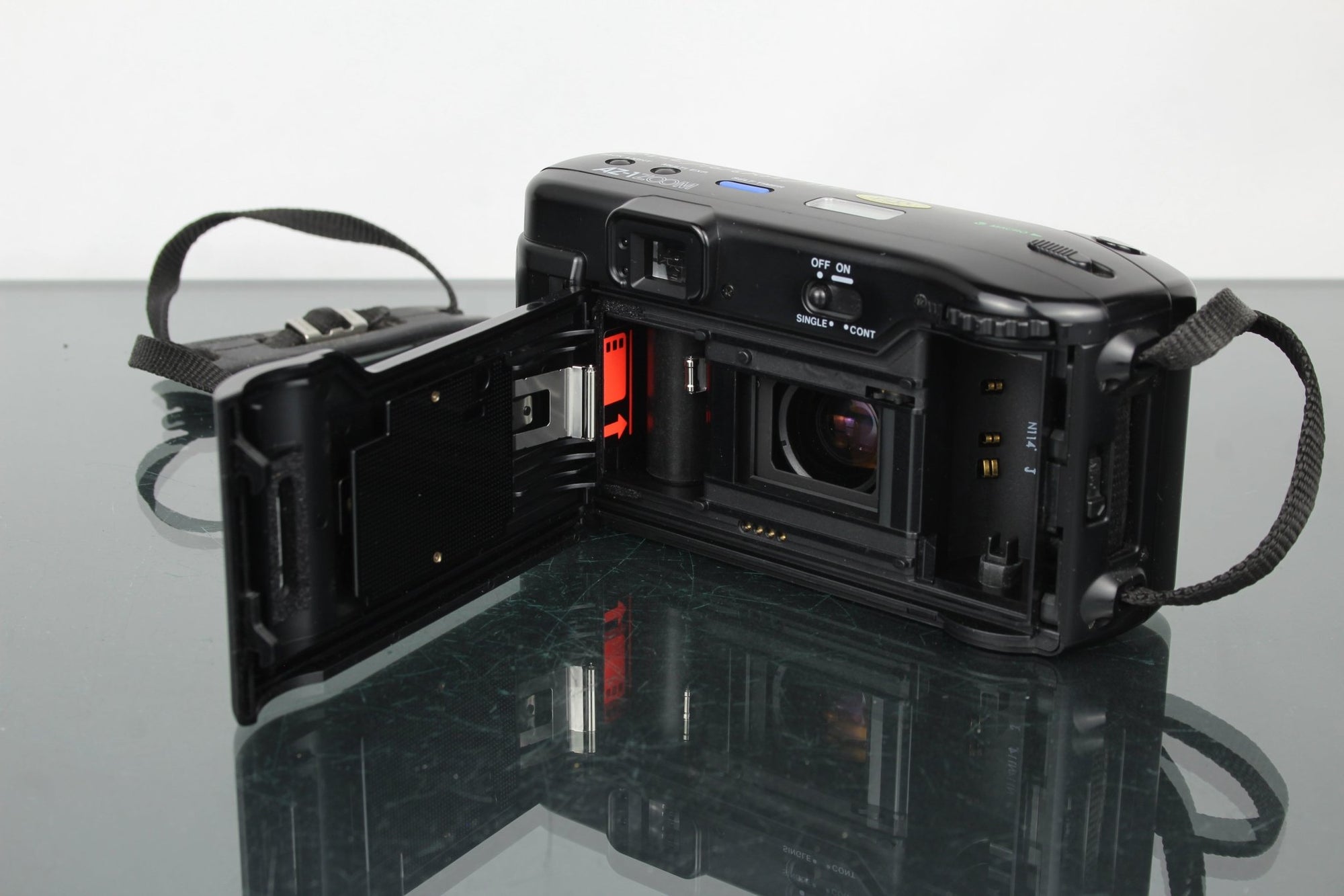 Olympus AZ - 1 Zoom - Dutch|Thrift