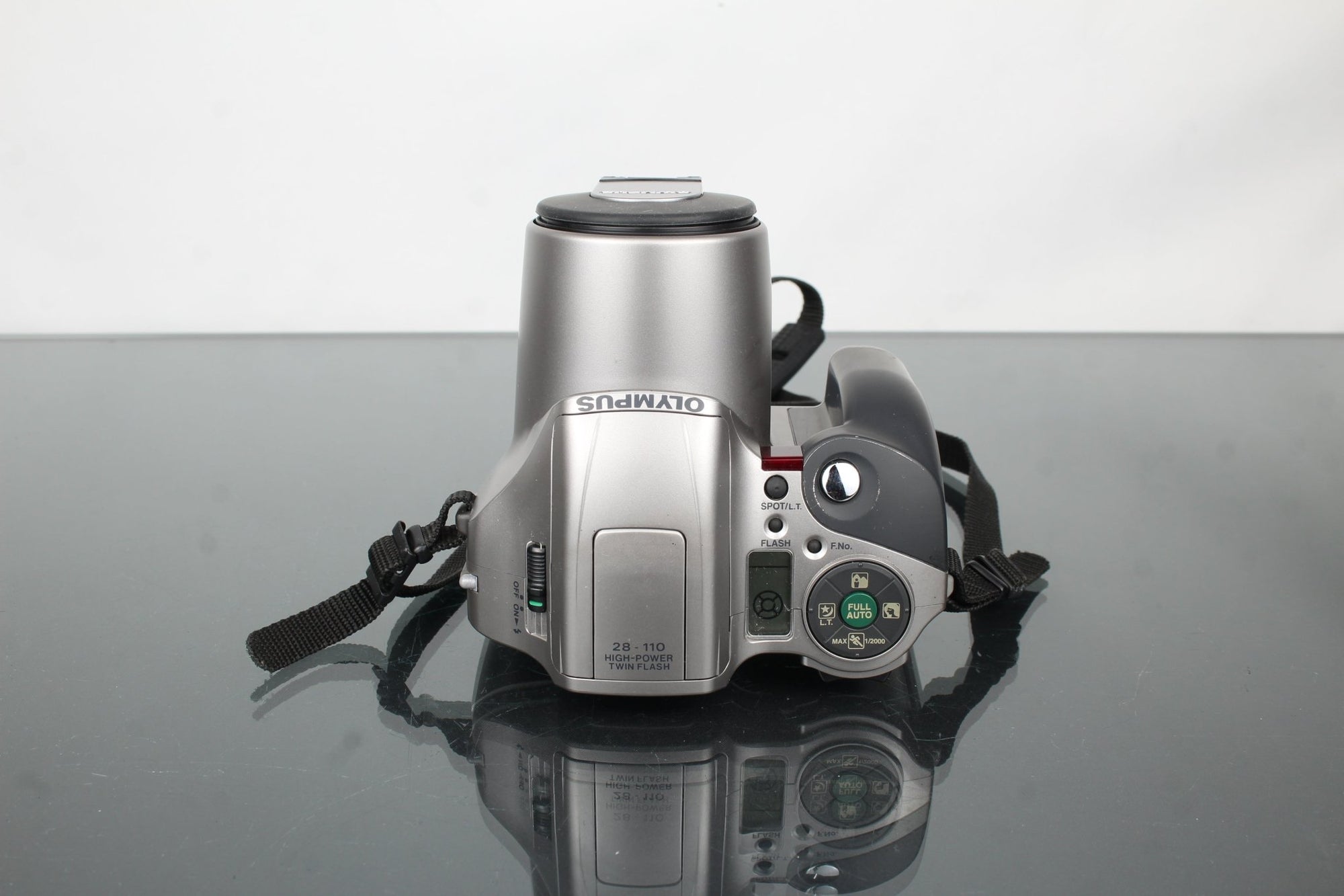 Olympus IS 200 - Dutch|Thrift
