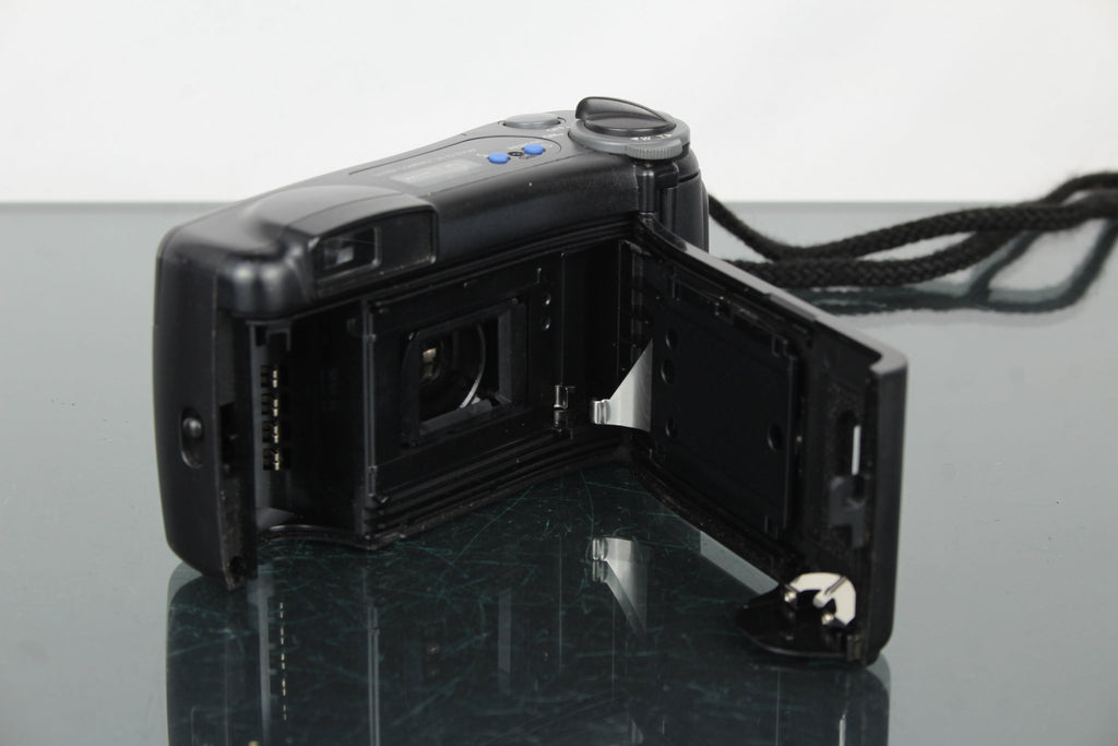 Olympus Superzoom 70 - Dutch|Thrift