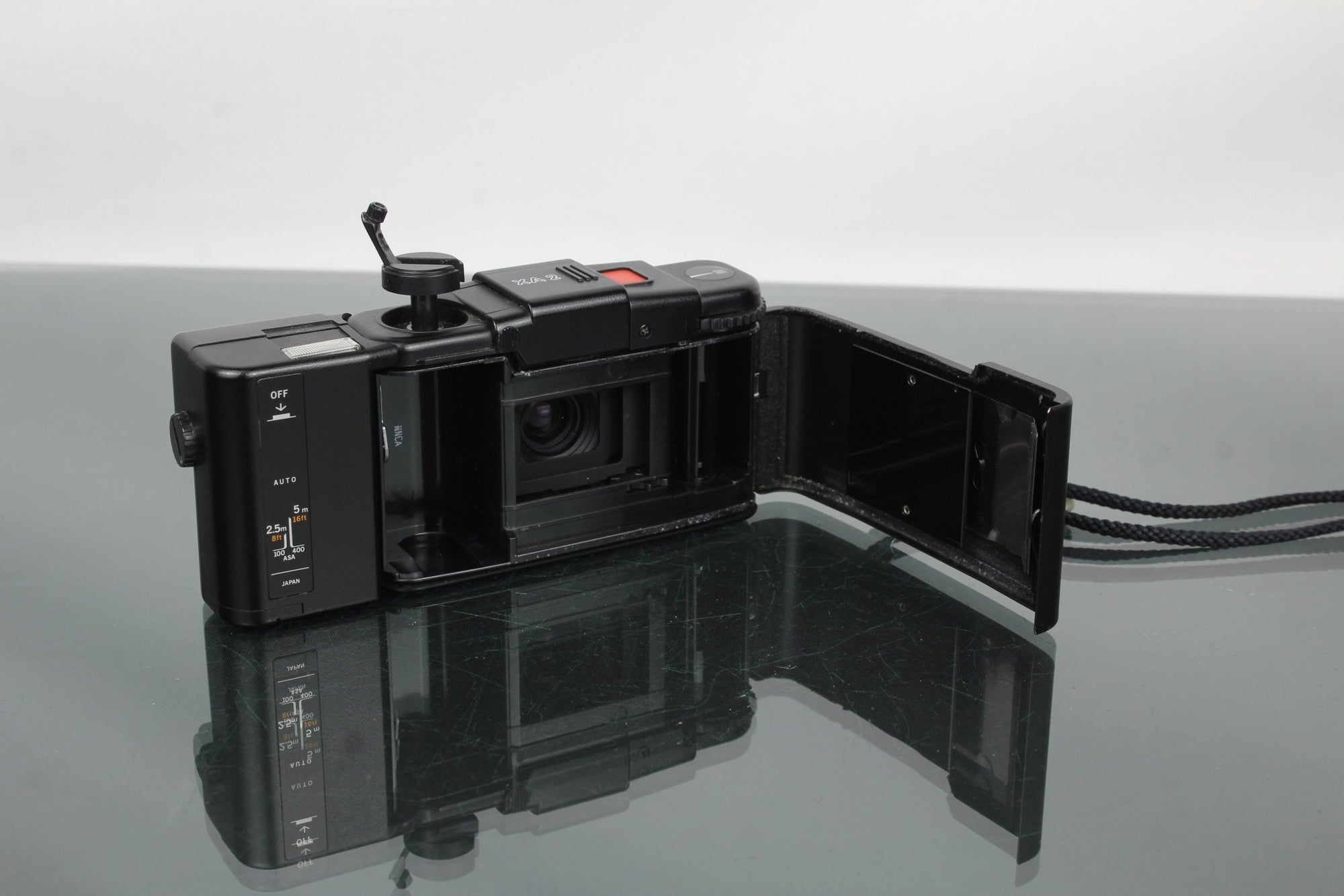 Olympus XA 2 + A11 flash - Dutch|Thrift