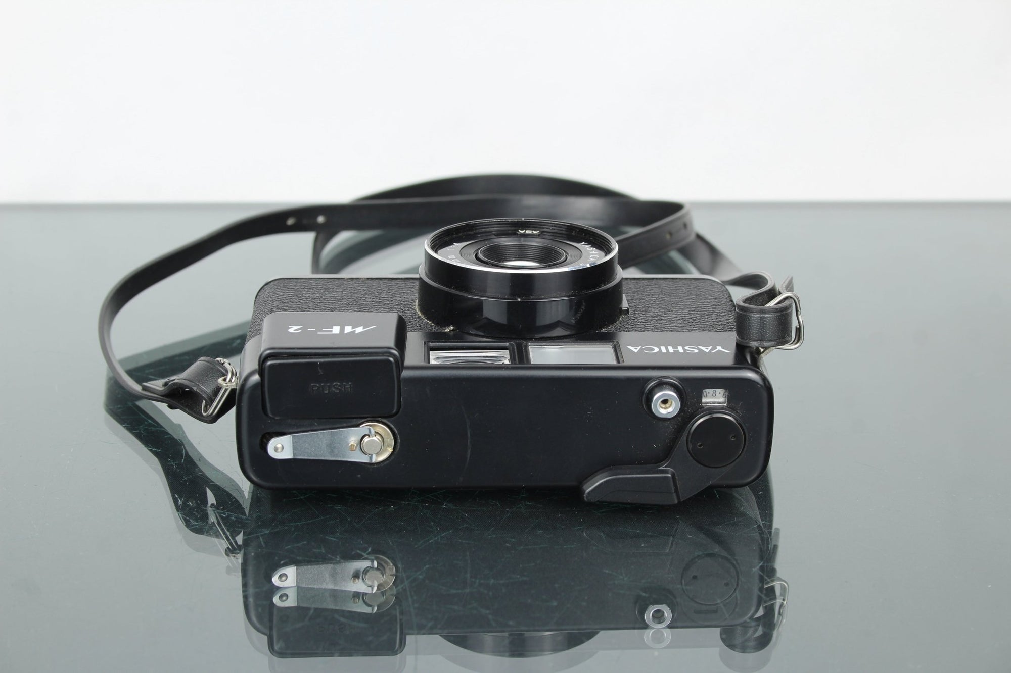 Yashica MF2 - Dutch|Thrift