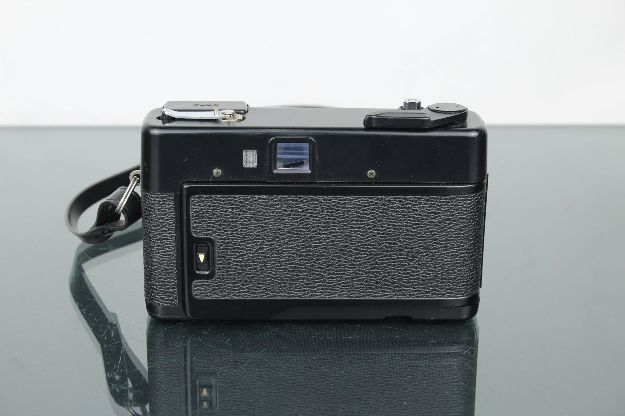Yashica MF2 - Dutch|Thrift