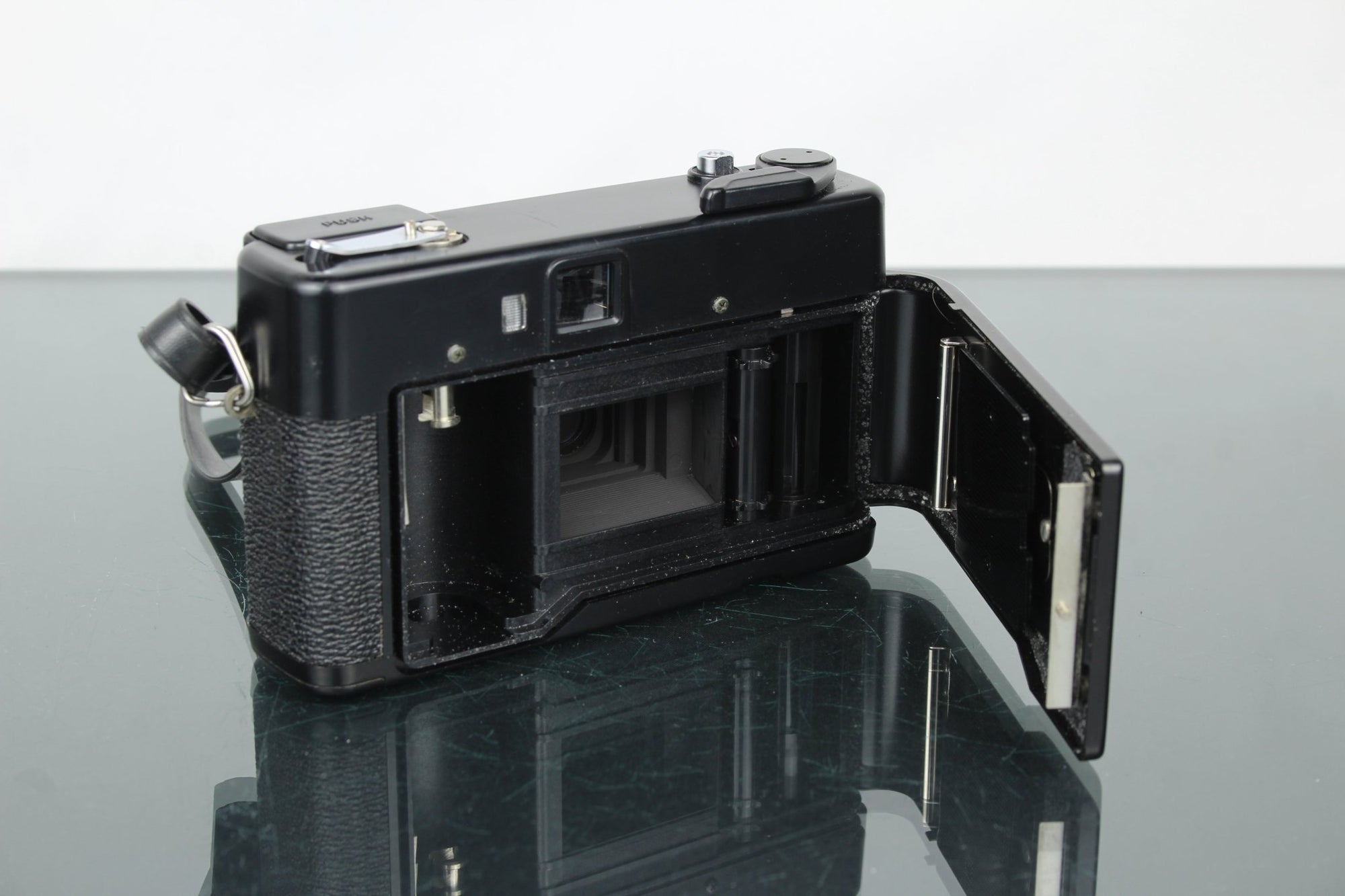 Yashica MF2 - Dutch|Thrift